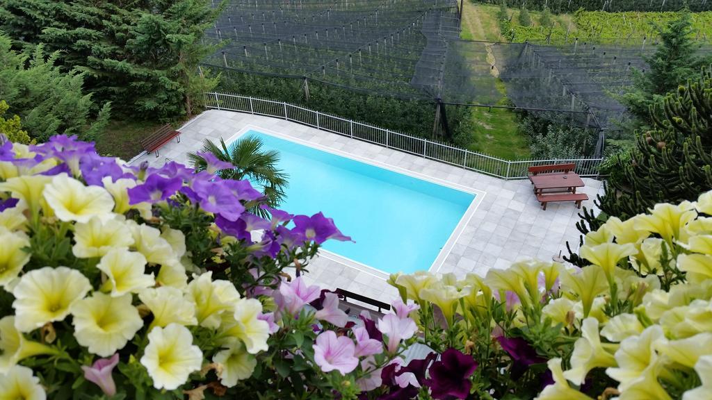 Pension Weinberg Rifiano Exterior photo